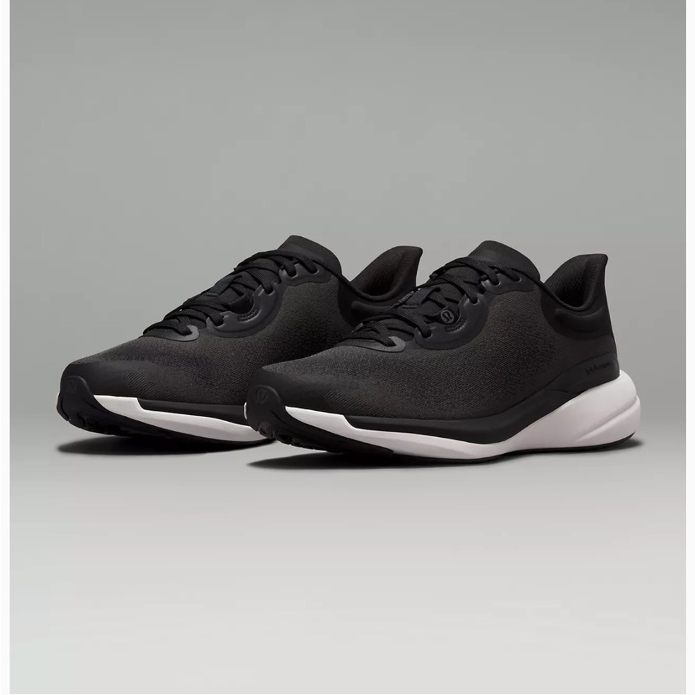 Lululemon women’s chargefeel low workout shoe
